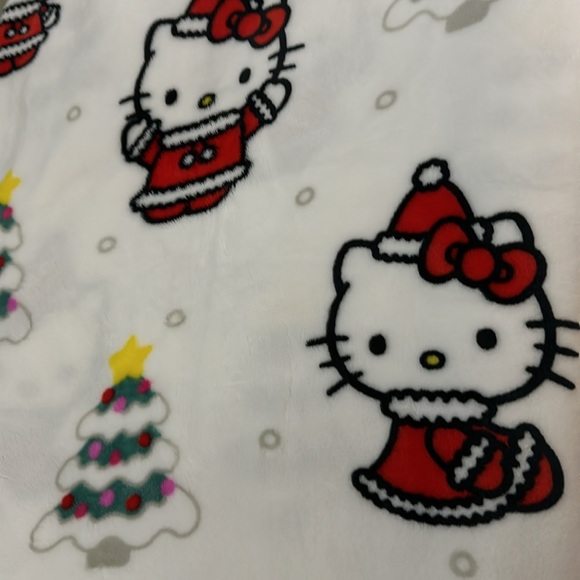 Queen Hello Kitty Christmas Blanket - Picture 2 of 4